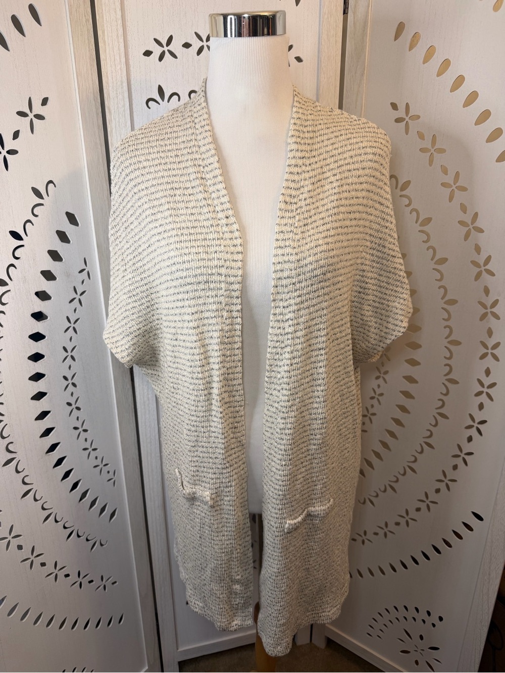 Open-Front Short-Sleeve Knit Cardigan Sweater in Cream